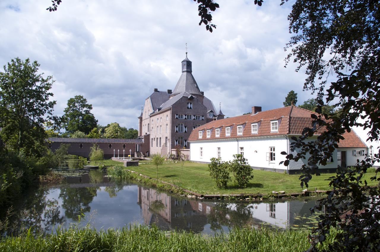 Kasteel Aldenghoor Bed & Breakfast Haelen Luaran gambar